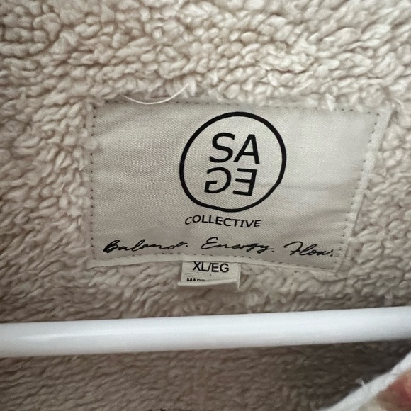 Sage Collective Shacket - Picture 2 of 3